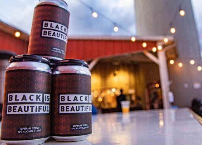 Jackie O的Black is Beautiful啤酒收益捐赠给了组织