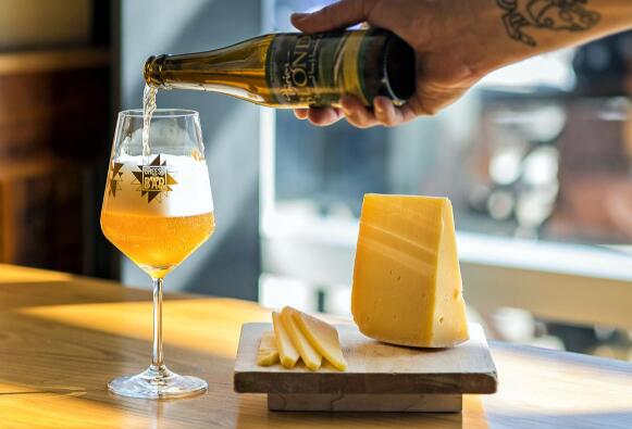 奶酪爱好者的啤酒和奶酪搭配指南