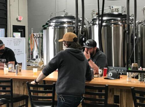 Unplugged Brewing Co.经受住局势的挑战 在Elyria酿造创意啤酒