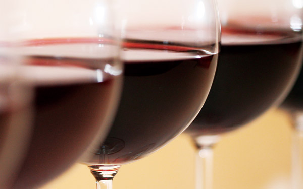 葡萄酒问答：怎么分辨餐酒和红酒？