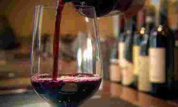 葡萄酒问答：红酒的挂杯度是指什么？