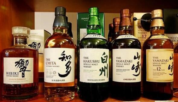 酒知识：独具特色的日本三得利威士忌，大改传统威士忌更符合东方人口味