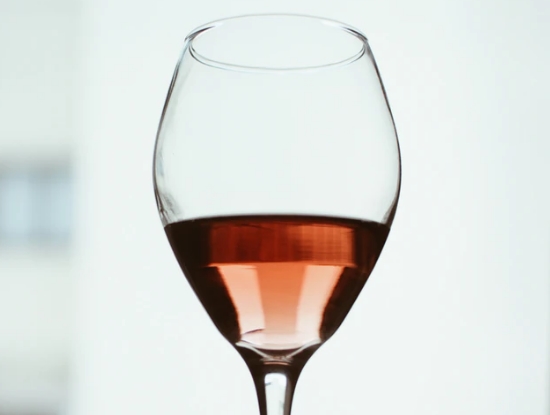 葡萄酒问答：桃红葡萄酒的特点是什么？
