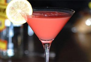 酒知识：红粉佳人鸡尾酒怎么调？红粉佳人鸡尾酒的调制方法
