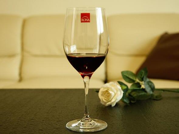 酒知识：红酒杯怎么选，选一款品质好的波尔多酒杯即可满足90%的需求