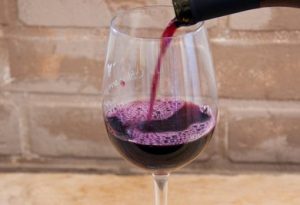 酒知识：哪些类型的红葡萄酒比较甜？