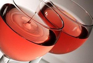 酒知识：红葡萄酒和桃红葡萄酒有什么区别？