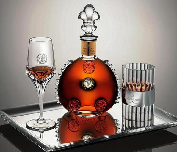 酒知识：人头马路易十三酒多少钱，1万起步最高可达17.5万元(空瓶都值2千)
