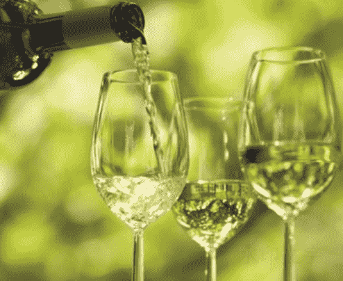 酒知识：干白葡萄酒和干红葡萄酒的区别，单宁的含量带来了口感的差异