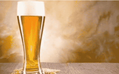 酒知识：无醇啤酒酒精度0.5%，采用脱醇工艺降低酒精