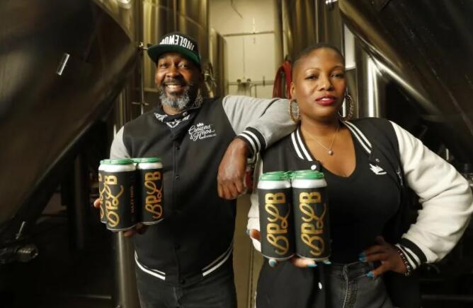 Crowns＆Hops如何建立黑人拥有的精酿啤酒品牌和社区