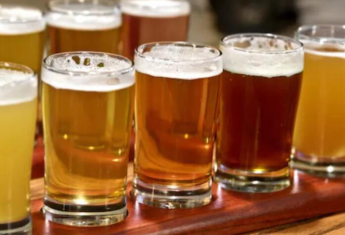 英国每个成年人需要订购124品脱啤酒 才能挽救酒吧在流感疫情中损失
