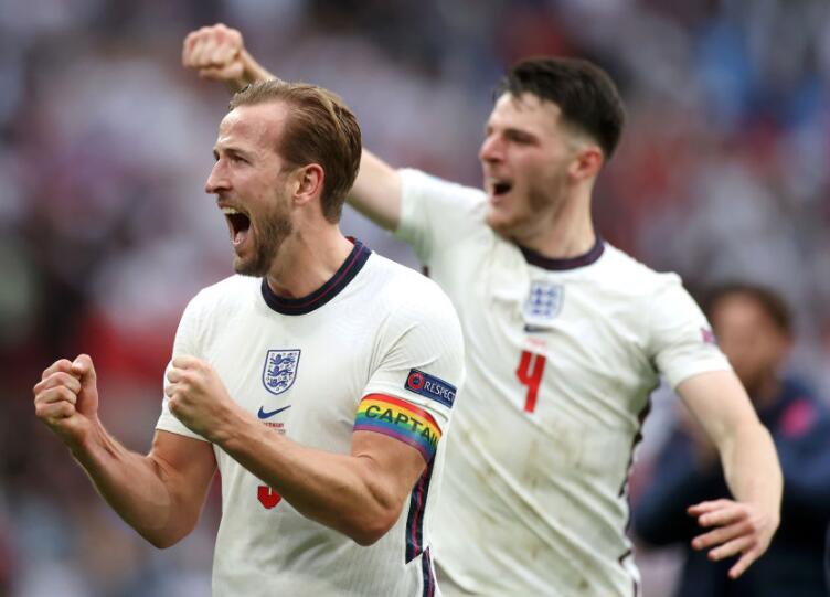 2020欧洲杯:英格兰在喧闹的温布利交付 凯恩与索斯盖特向三狮军团致敬