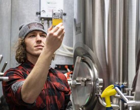 莱特州立大学校友通过精酿啤酒厂将梦想变为现实