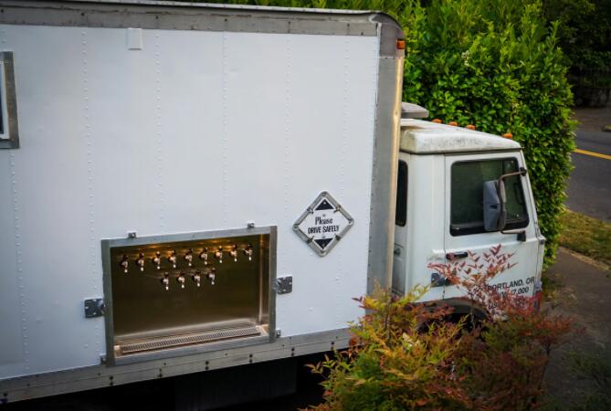 一辆独特的新啤酒卡车即将在东南贝尔蒙特街食品车吊舱找到永久停车位