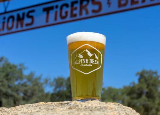 Alpine Beer Co.推出支持动物保护区的精酿啤酒