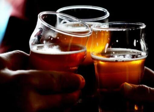 啤酒花种植者与啤酒厂和乐购联手推出果味浓郁的IPA风格啤酒以应对美国进口