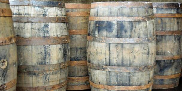 不同类型的桶和木材如何影响啤酒