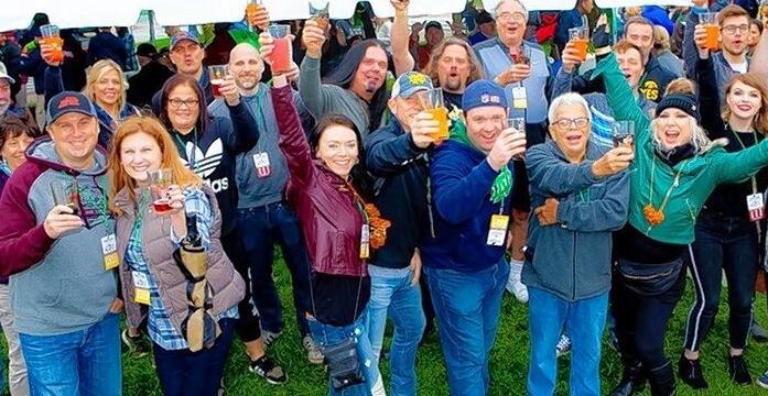 10月2日在Villa Park Brewfest上展出的当地美食和精酿啤酒厂