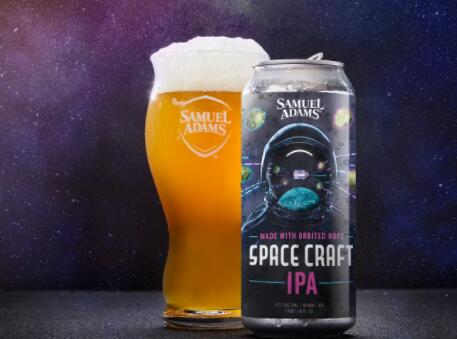 山姆·亚当斯正在推出一种新啤酒 这种啤酒是用可以飞到太空的啤酒花制成的