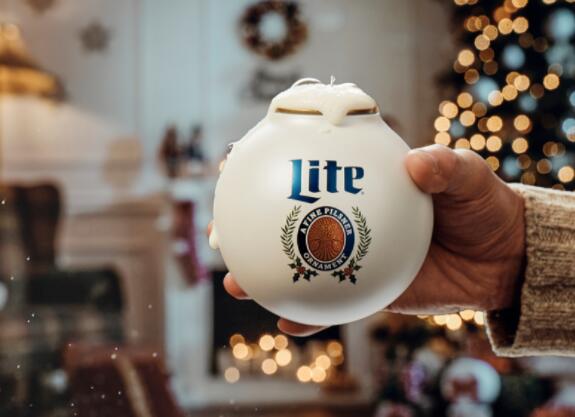 Miller Lite发布圣诞小玩意 你可以用它来喝啤酒