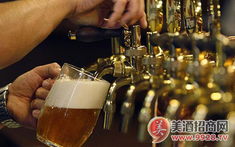 精酿啤酒成餐企跨界新宠