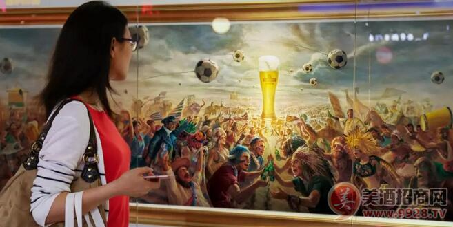 青岛啤酒演绎“新地壳运动”，激燃世界杯