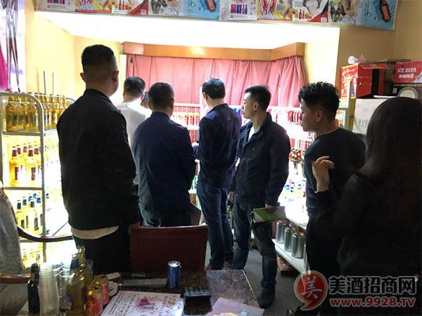 青岛劲派啤酒展厅内人气爆棚