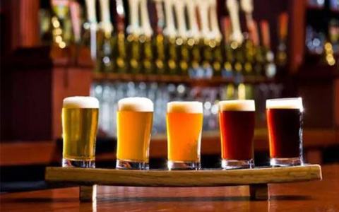 啤酒信息：啤酒行业触底回暖 华润啤酒涨5%创新高